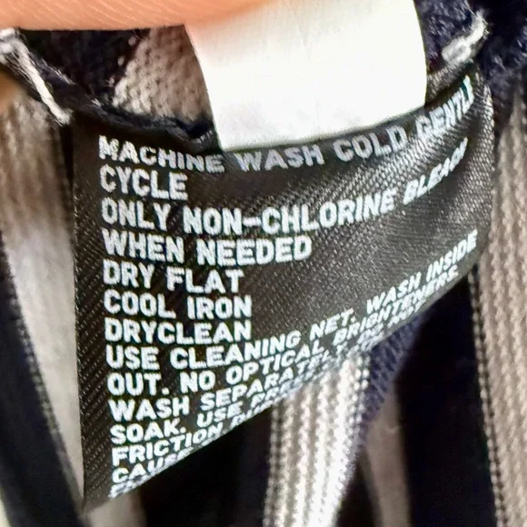 Uniqlo Navy and White Striped Shirt - Picture 7 of 8